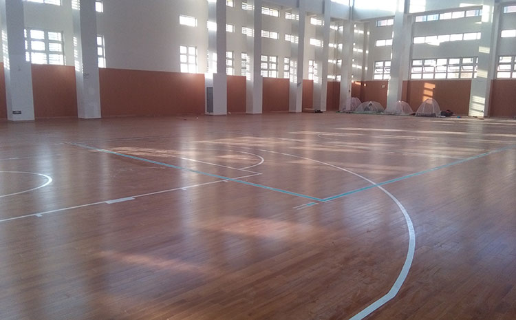 五角枫体育馆实木地板结构
