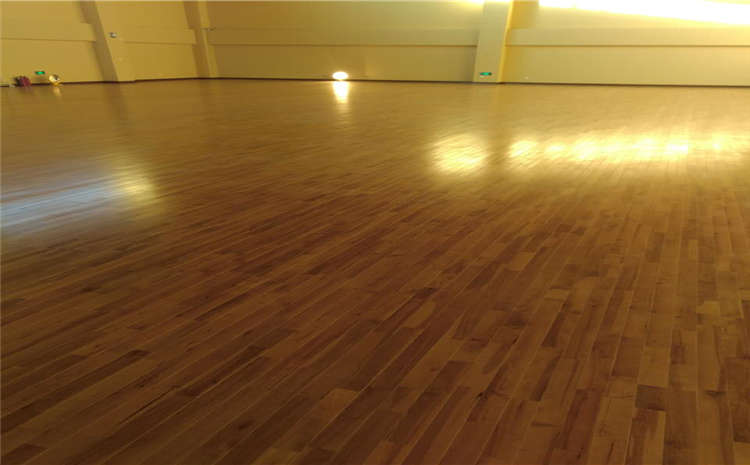 青海专用体育木地板厂商