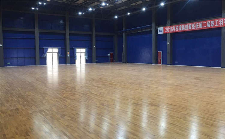 训练馆体育木地板翻新