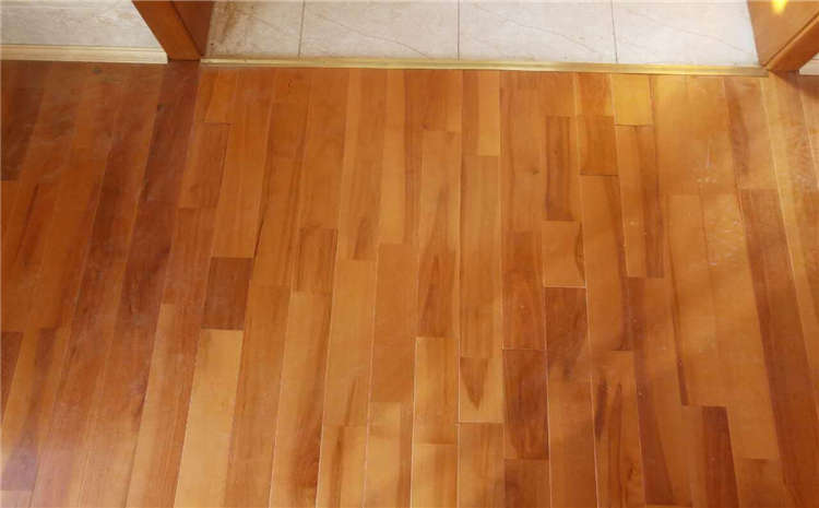 柞木实木运动地板多少钱一平米？