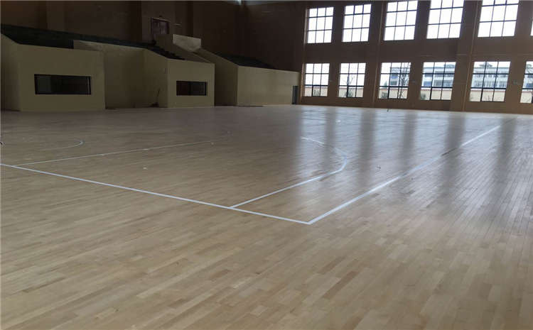 五角枫NBA篮球场木地板哪个牌子好？
