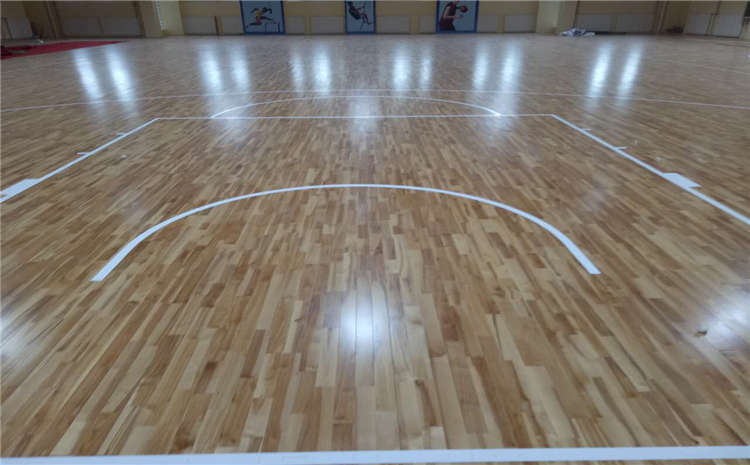 乌鲁木齐枫木体育场地板厚度