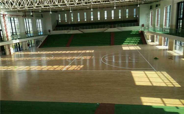 广州枫木体育场地板怎么选