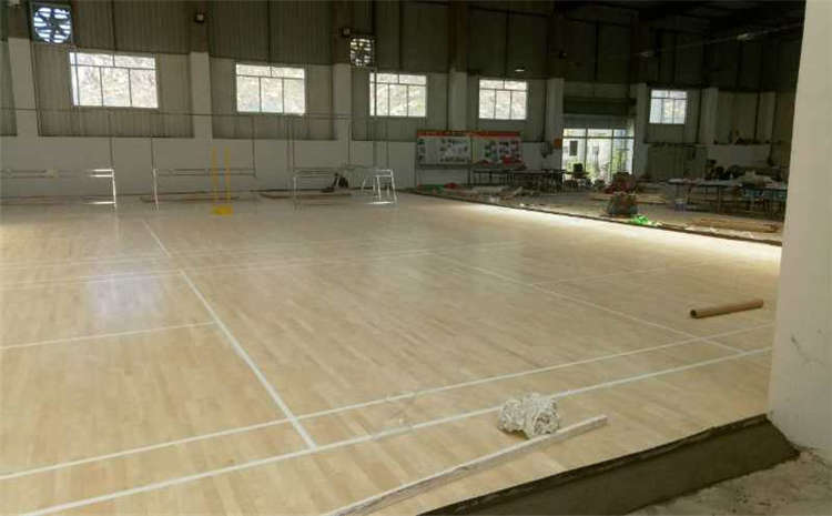 拼接板乒乓球馆木地板怎么翻新
