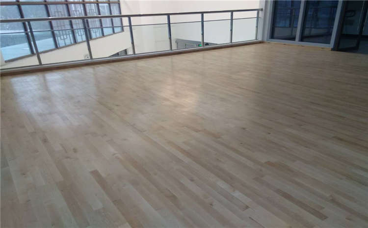 湖南枫木体育木地板多少钱一平方