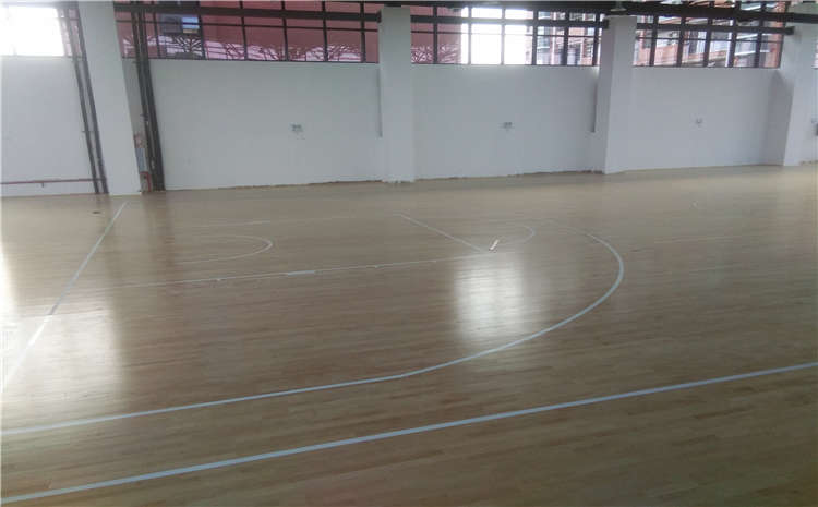 五角枫NBA篮球场木地板翻新施工