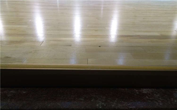 枫桦木舞蹈室木地板怎么安装