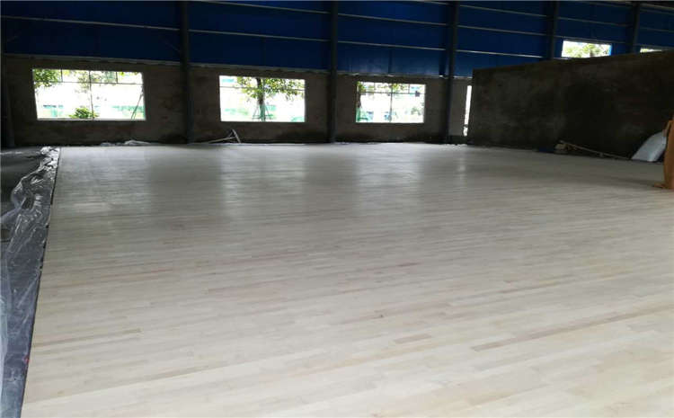 拉萨柞木体育木地板打磨翻新