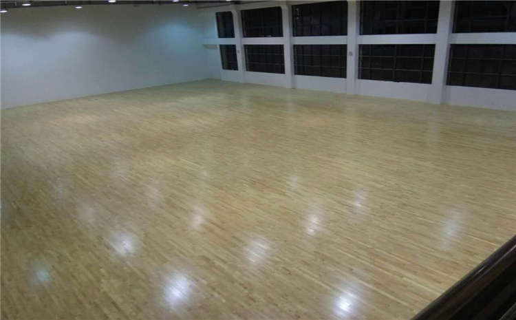 陕西枫木体育场地板施工技术