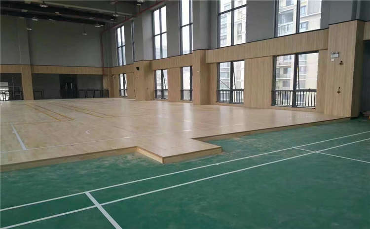 专业的篮球场实木地板批发
